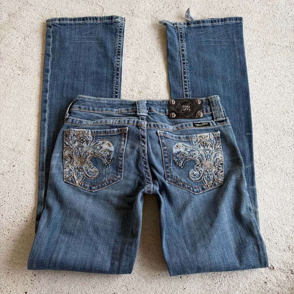 Miss Me Low Rise Boot Cut size 28